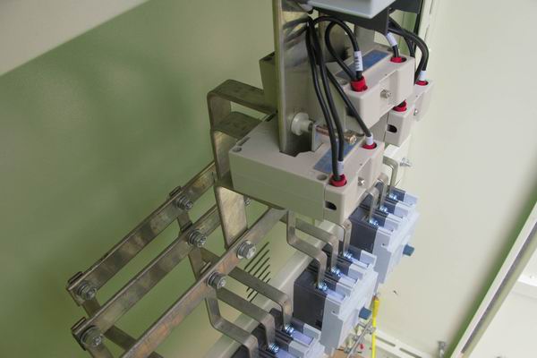 绥德配电柜-应急照明配电柜使用对工作人员的具